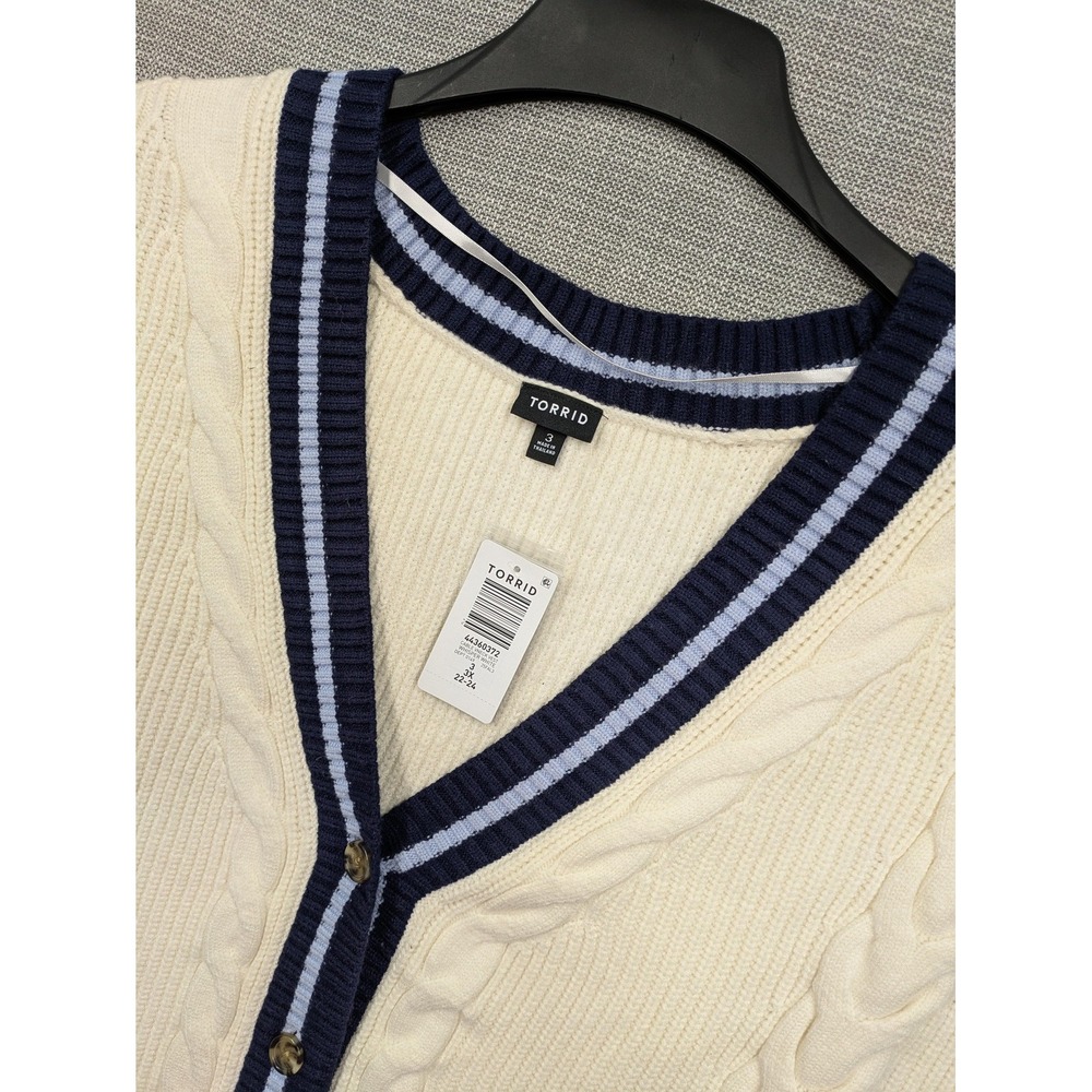 Torrid Sweater Vest Womens 3 White Cable Knit Button Front V Neck Navy Trim